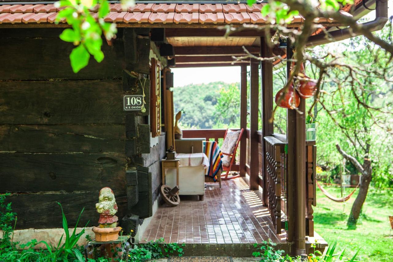 Na Okić - a private forest oasis Sveti Martin pod Okicem Exterior foto