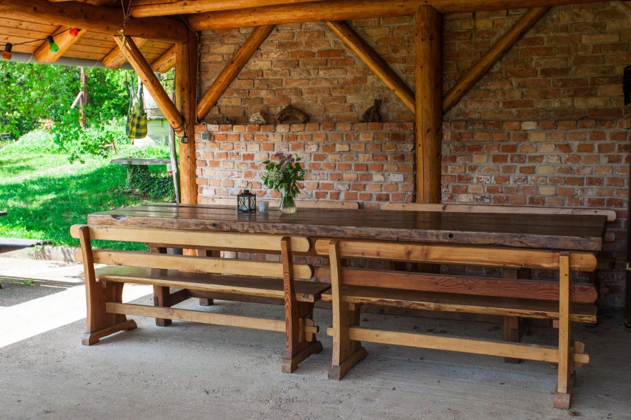 Na Okić - a private forest oasis Sveti Martin pod Okicem Exterior foto